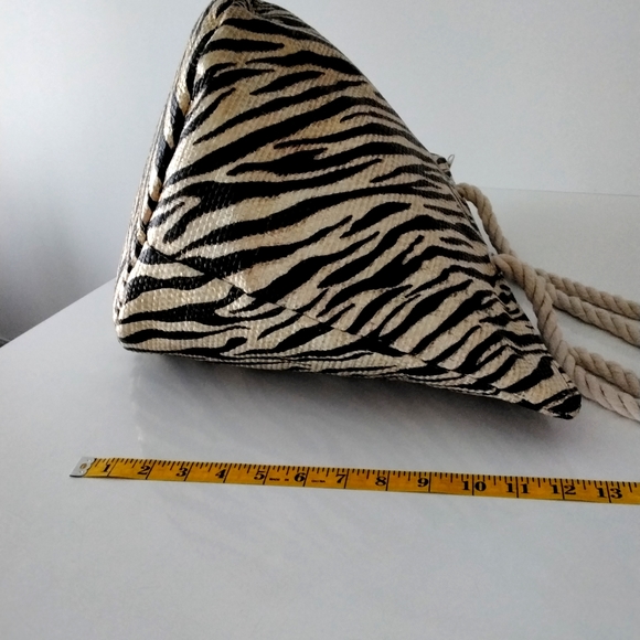 Cappelli ladies animal print straw bag, Large - Picture 8 of 13